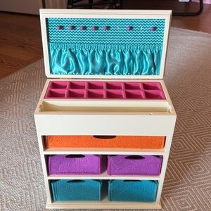 Wooden jewelry storage box